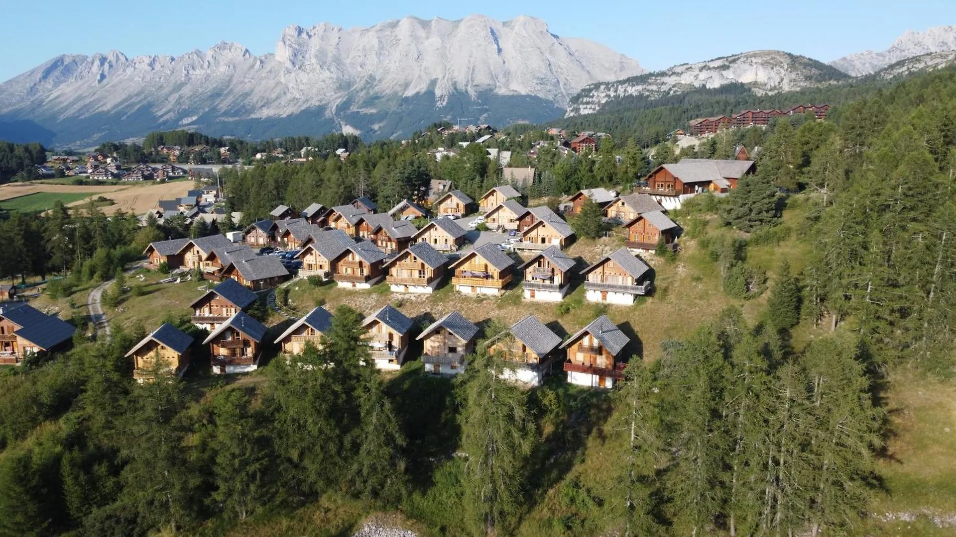 Chalet Aneloup Vue D'Exception A La Joue Du Loup Saint-Étienne-en-Dévoluy 0*,  Frankrijk
